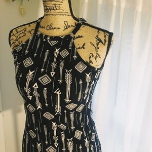 Arrow- Patterned tank top